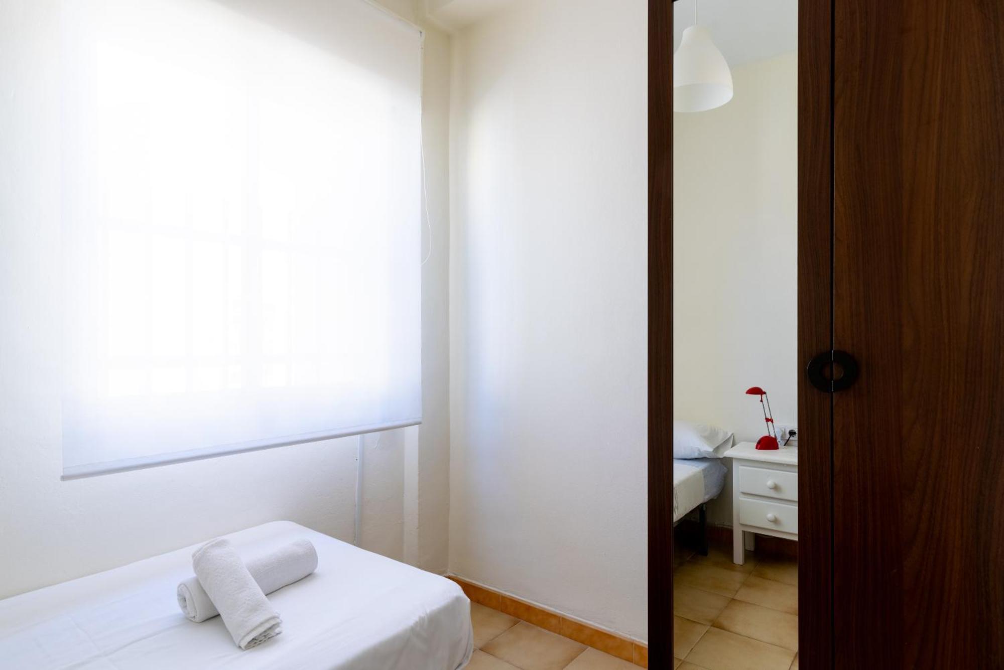 Apartamento Familiar Maria Auxiliadora Seville Luaran gambar