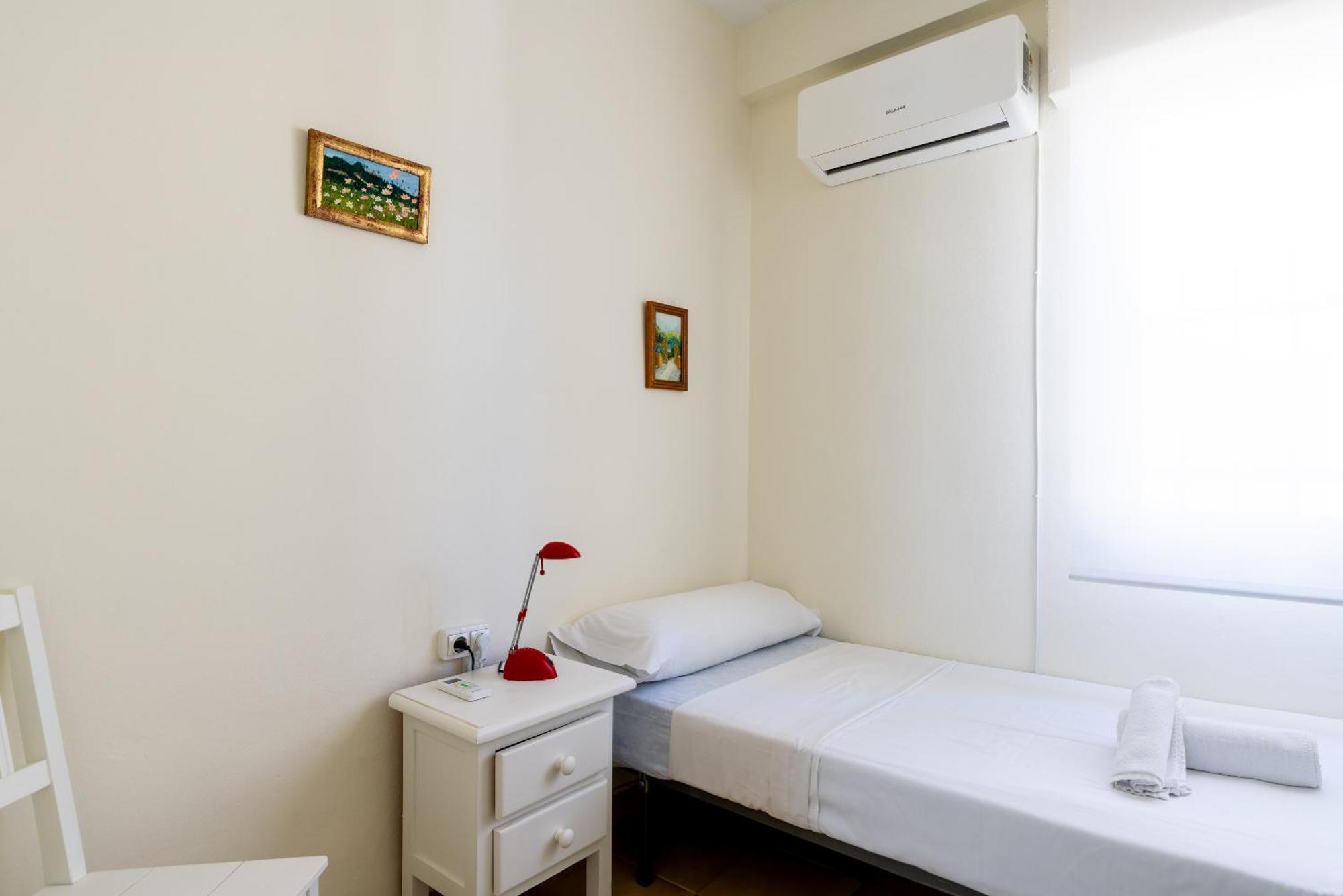 Apartamento Familiar Maria Auxiliadora Seville Luaran gambar