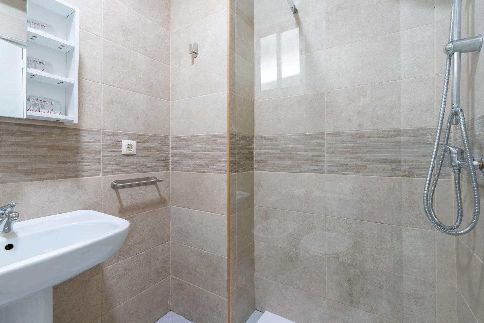Apartamento Familiar Maria Auxiliadora Seville Luaran gambar